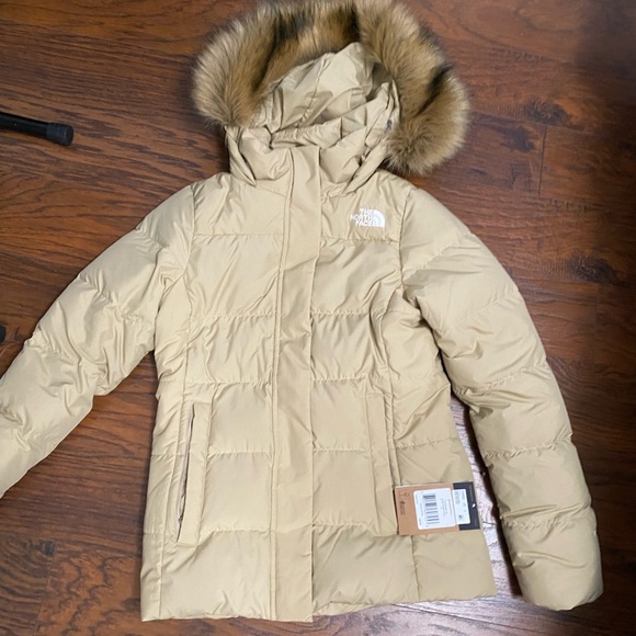 SOLD! Brand new size Small North Face coat - Picture 2 of 10